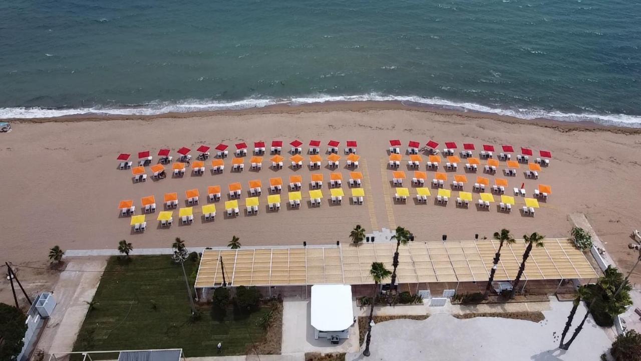 Buka Sandy Beach Messini Luaran gambar