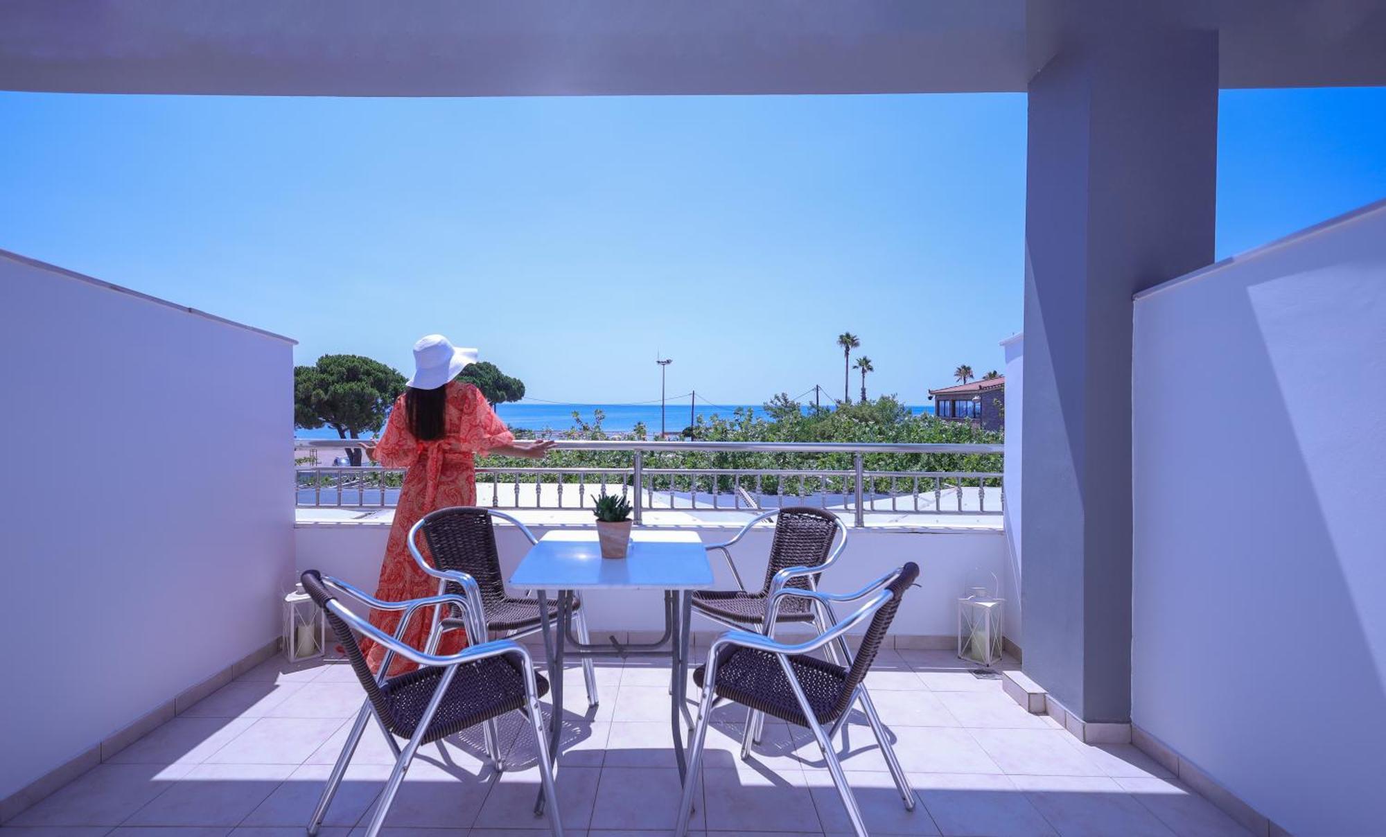 Buka Sandy Beach Messini Luaran gambar