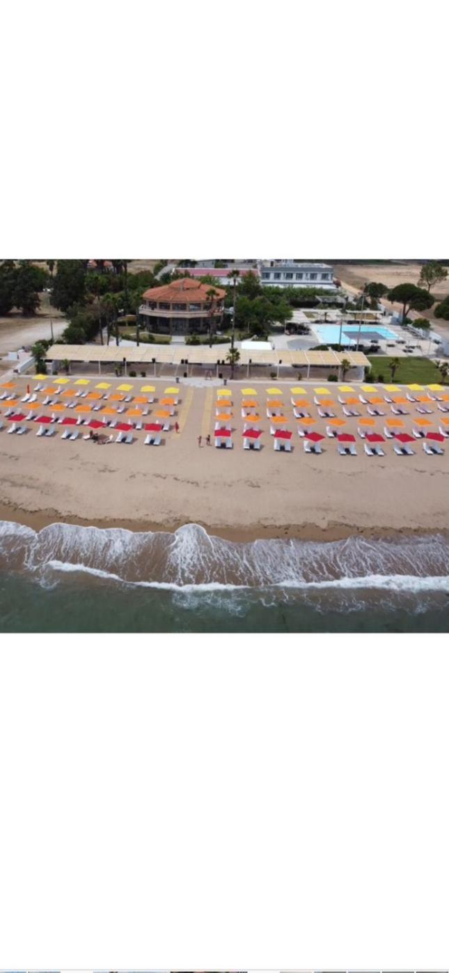 Buka Sandy Beach Messini Luaran gambar